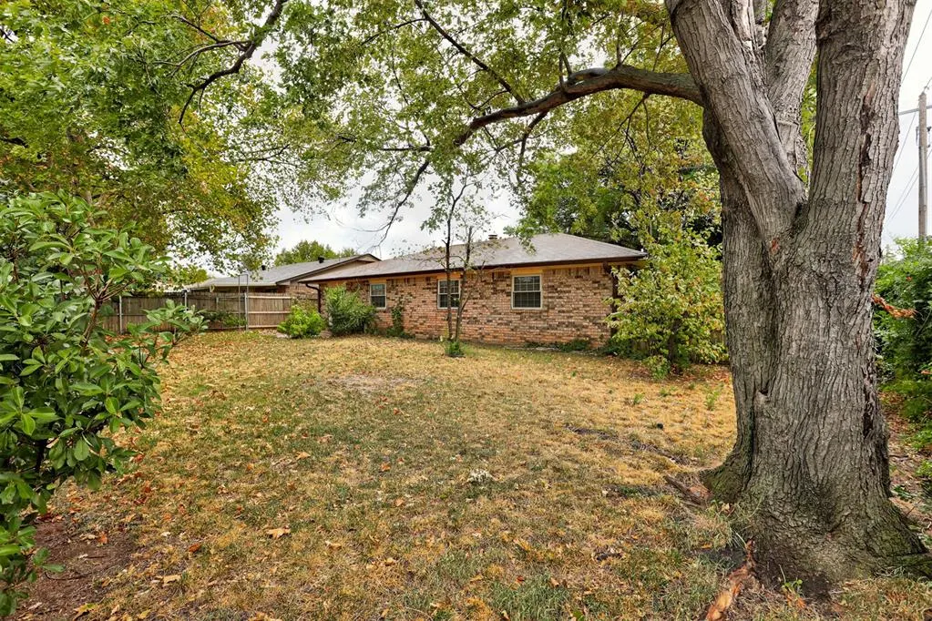Photo 37 — 819 Hawthorne Place, Edmond, OK 73003