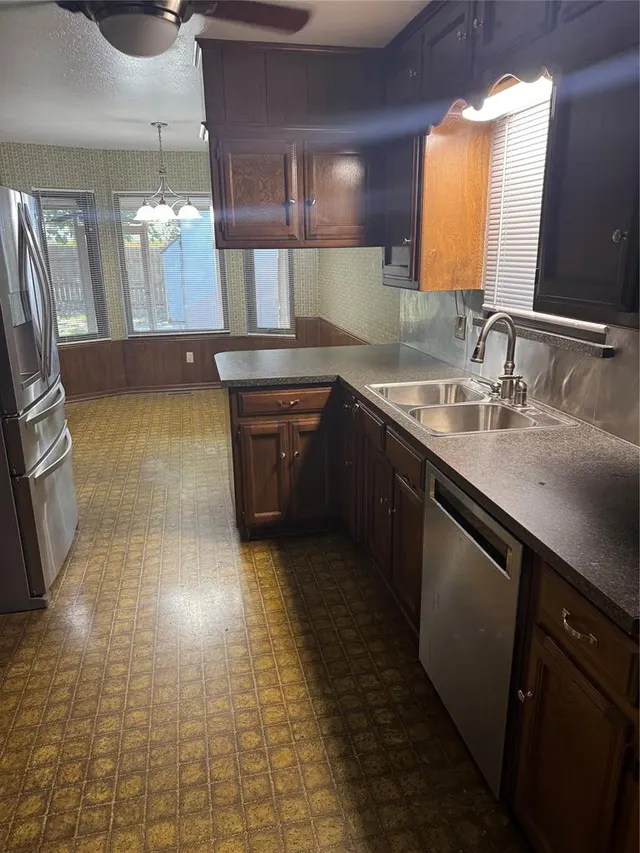 Photo 8 — 3713 Rolling Lane Circle, Midwest City, OK 73110