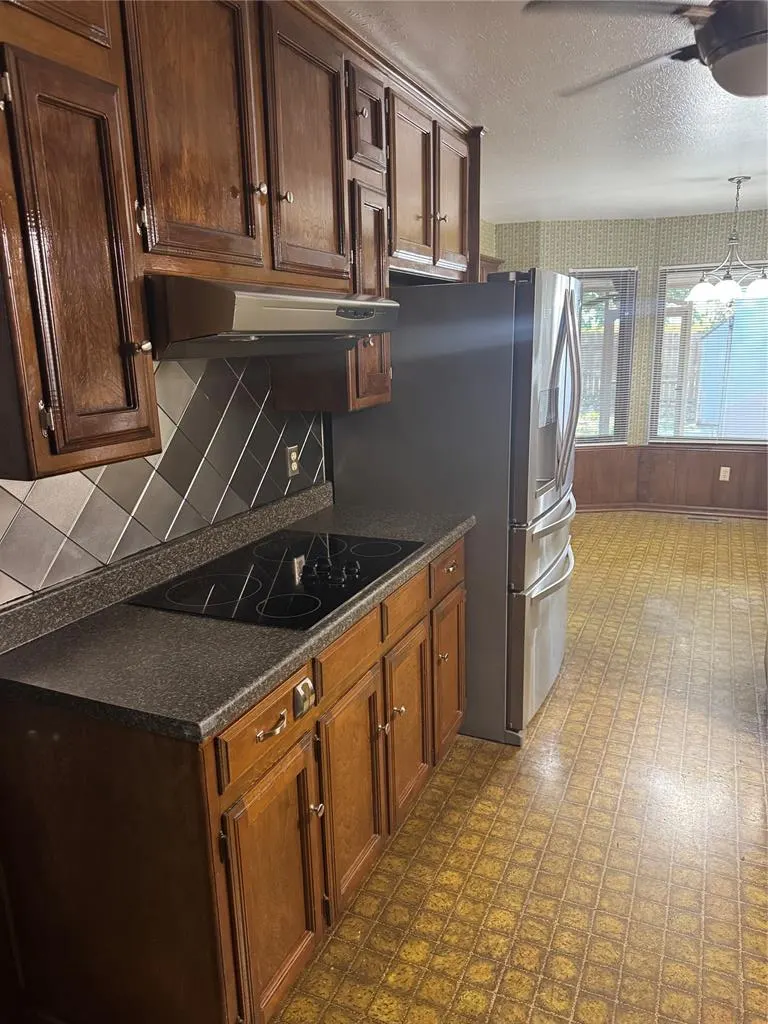 Photo 11 — 3713 Rolling Lane Circle, Midwest City, OK 73110