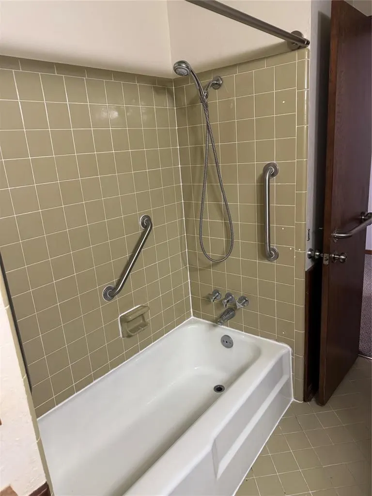 Photo 21 — 3713 Rolling Lane Circle, Midwest City, OK 73110