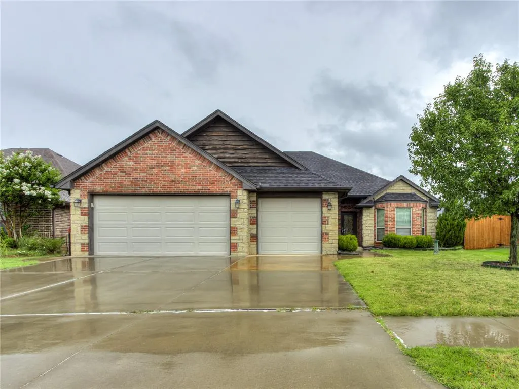 Front exterior — 18316 Bridlington Drive, Edmond, OK 73012