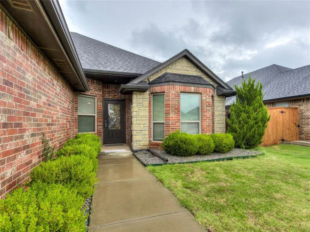 Photo 3 — 18316 Bridlington Drive, Edmond, OK 73012