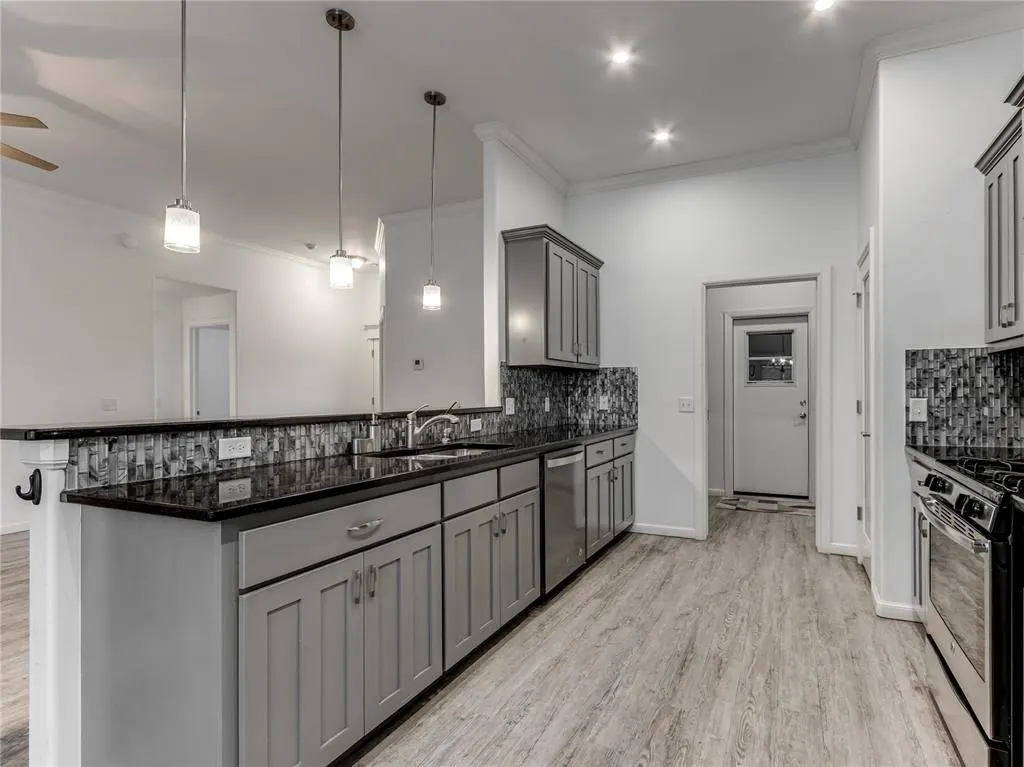Photo 11 — 18316 Bridlington Drive, Edmond, OK 73012