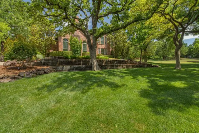 Photo 3 — 1300 Oak Springs Lane, Edmond, OK 73034