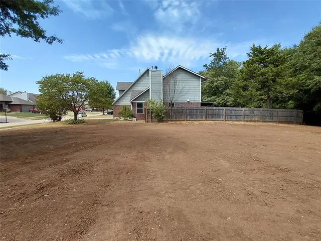 Photo 2 — 2620 Amy Court, Moore, OK 73160