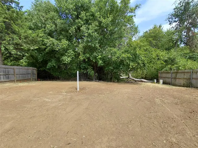 Photo 4 — 2620 Amy Court, Moore, OK 73160