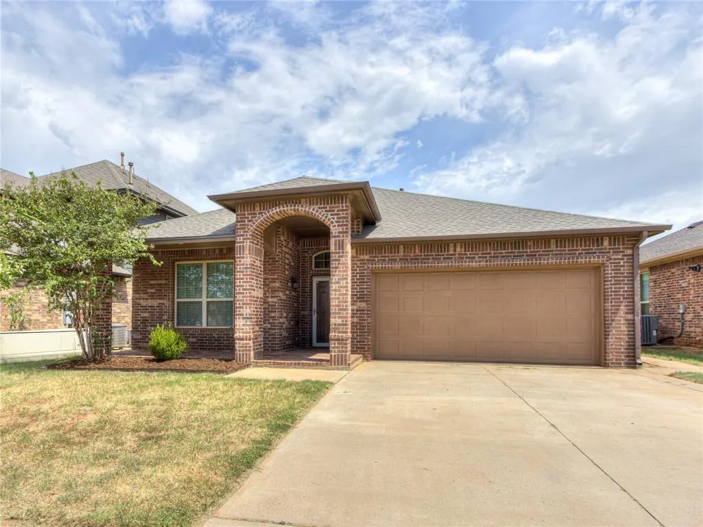 Photo 2 — 3428 Sadie Drive, Yukon, OK 73099
