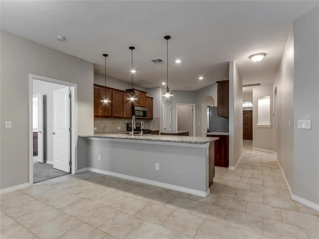 Photo 9 — 3428 Sadie Drive, Yukon, OK 73099