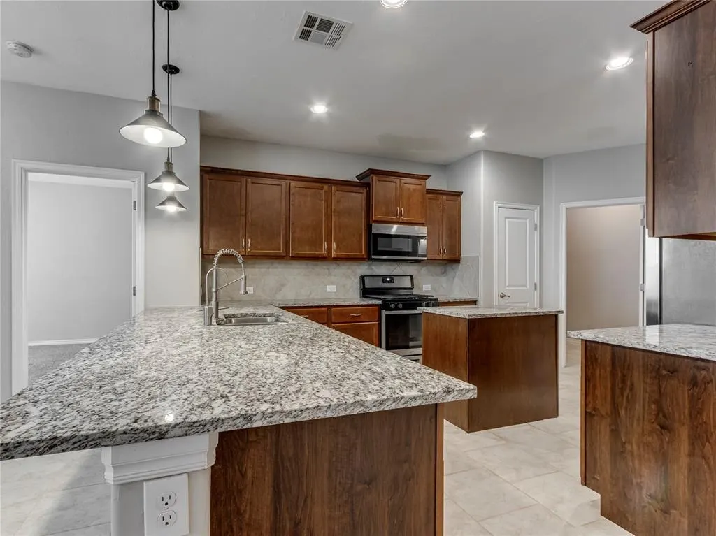 Photo 10 — 3428 Sadie Drive, Yukon, OK 73099