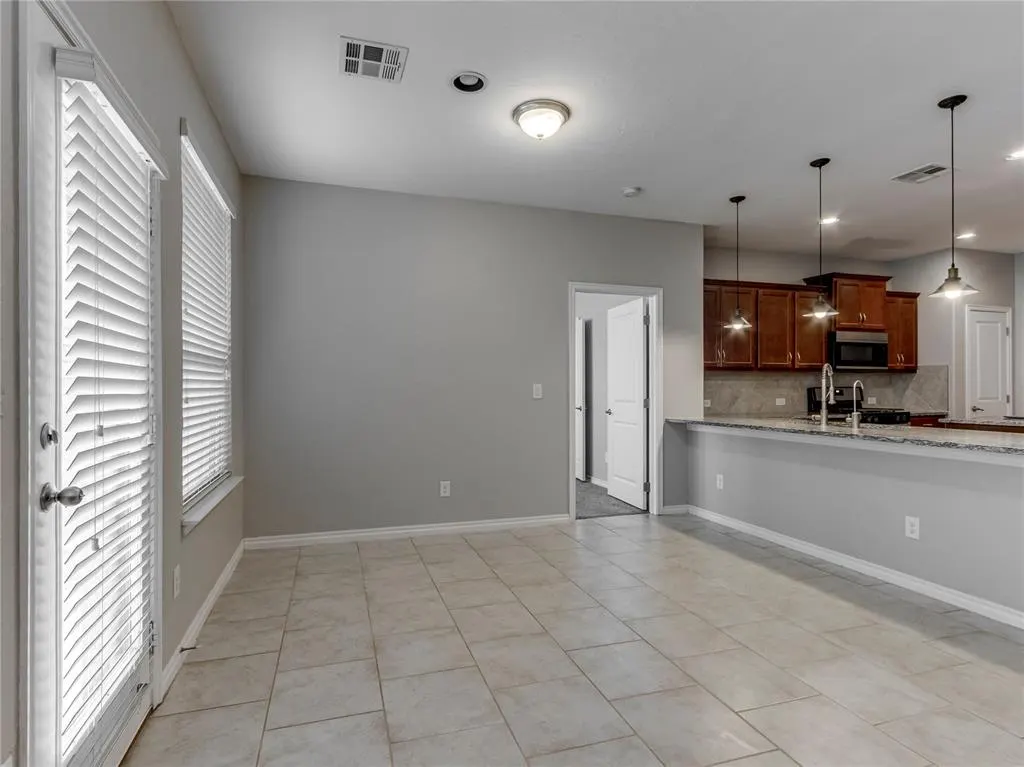 Photo 8 — 3428 Sadie Drive, Yukon, OK 73099