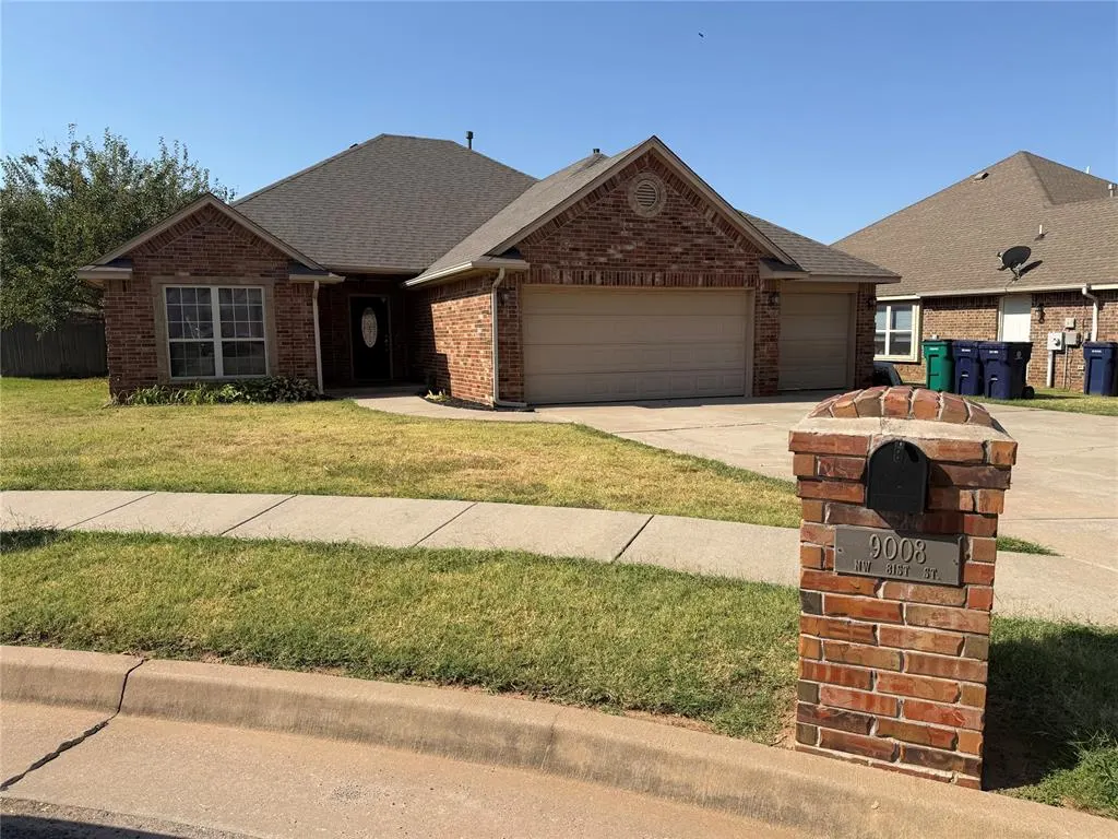 Front exterior — 9008 NW 81st Street, Yukon, OK 73099