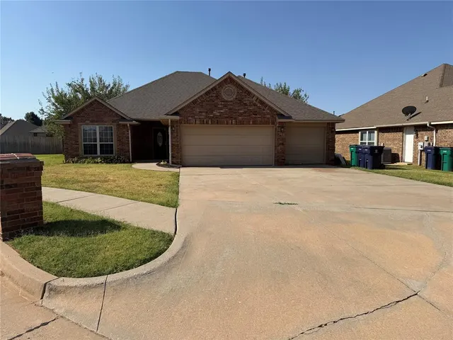 Photo 2 — 9008 NW 81st Street, Yukon, OK 73099
