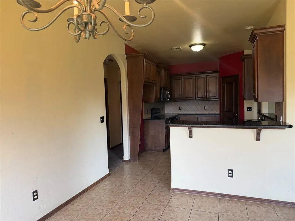 Photo 6 — 9008 NW 81st Street, Yukon, OK 73099