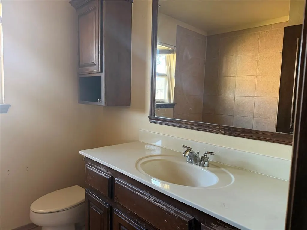 Photo 9 — 9008 NW 81st Street, Yukon, OK 73099