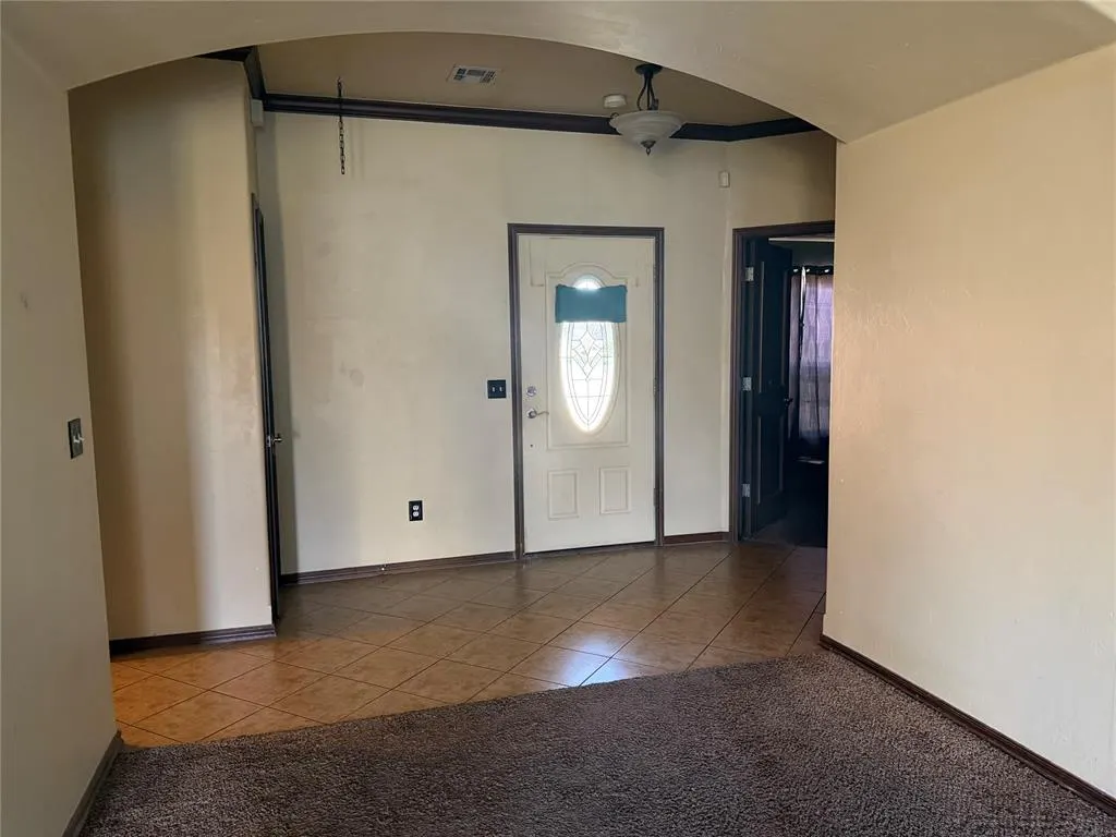 Photo 11 — 9008 NW 81st Street, Yukon, OK 73099