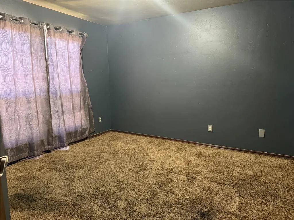 Photo 12 — 9008 NW 81st Street, Yukon, OK 73099