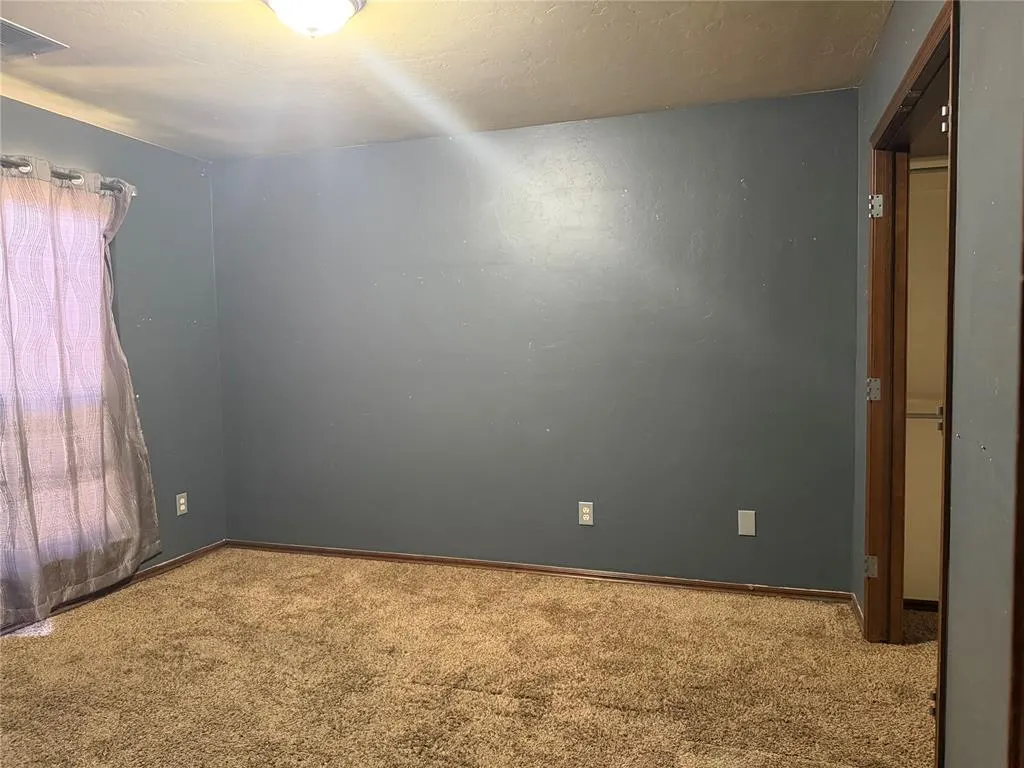 Photo 13 — 9008 NW 81st Street, Yukon, OK 73099