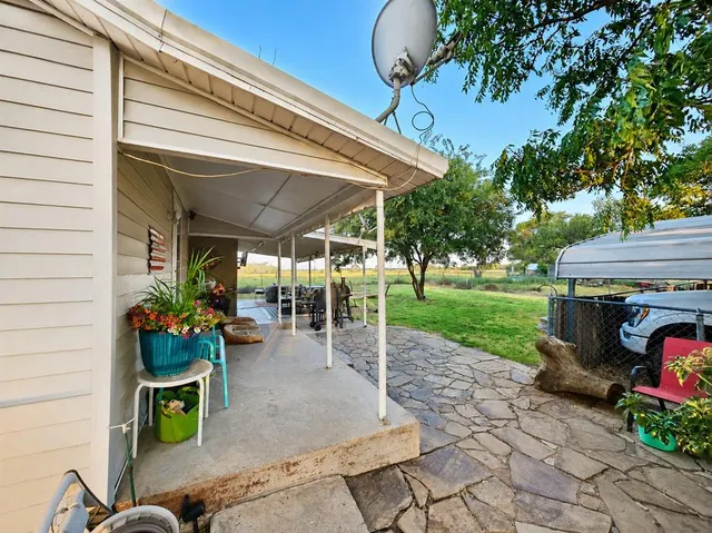 Photo 2 — 20456 E 1410 Road 109, Lone Wolf, OK 73655