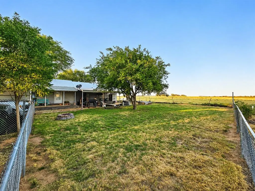 Photo 4 — 20456 E 1410 Road 109, Lone Wolf, OK 73655
