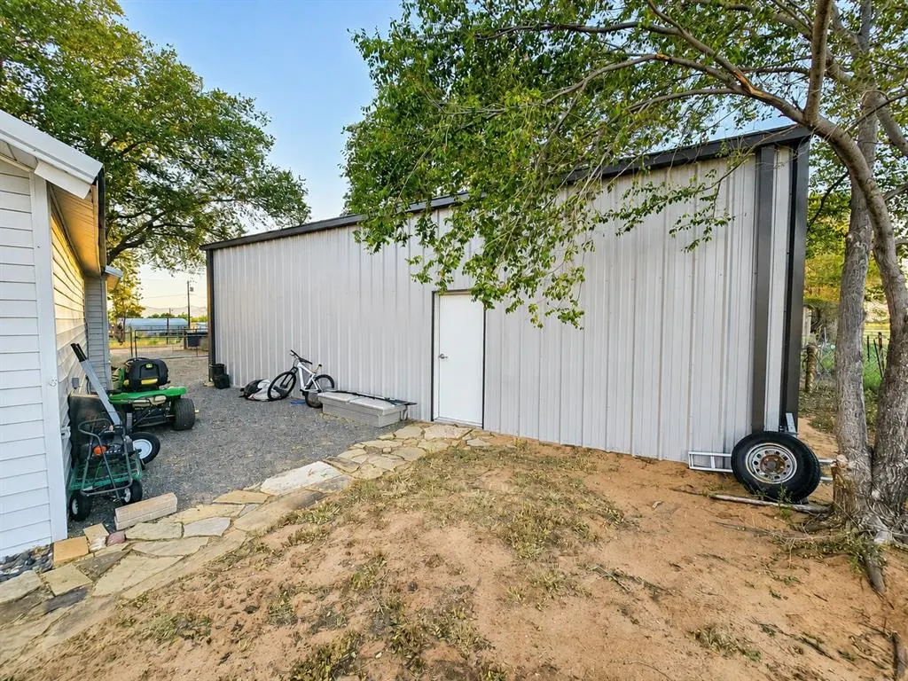 Photo 9 — 20456 E 1410 Road 109, Lone Wolf, OK 73655