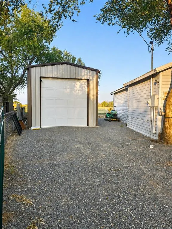 Photo 10 — 20456 E 1410 Road 109, Lone Wolf, OK 73655