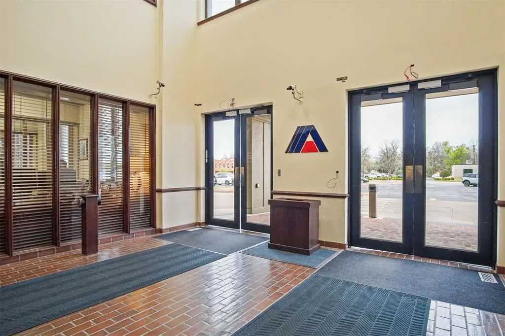 Photo 8 — 401 W Main Street 380, Norman, OK 73069