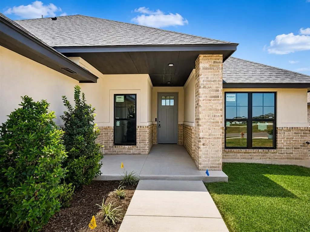 Photo 2 — 5009 Vine Cliff Road, Mustang, OK 73064
