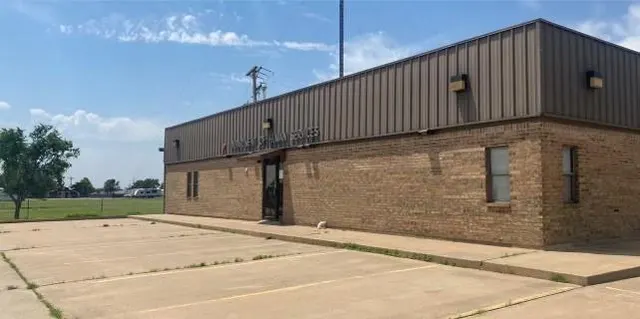 Photo 2 — 1702 N Glenn English Street, Cordell, OK 73632