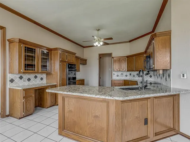 Photo 7 — 2833 NW 159th Street, Edmond, OK 73013