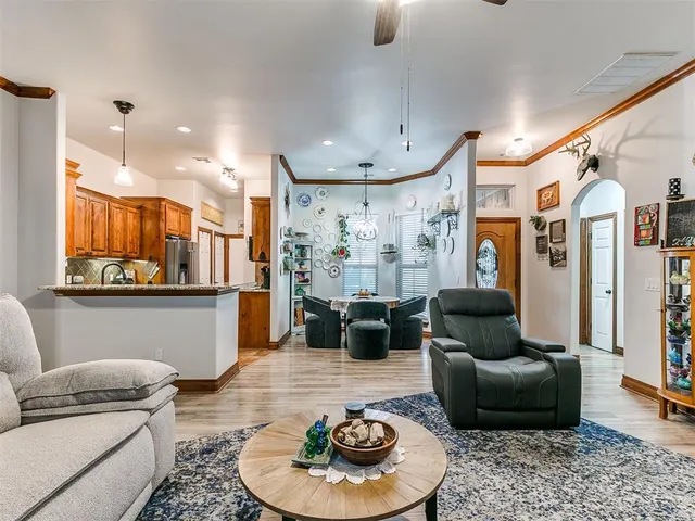 Photo 5 — 11456 Coyote Run, Guthrie, OK 73044