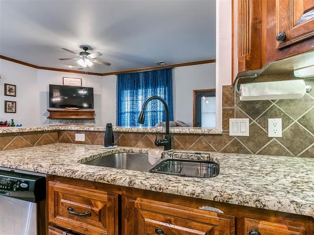 Photo 8 — 11456 Coyote Run, Guthrie, OK 73044