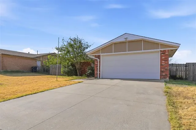 Photo 4 — 6310 SW Park Place, Lawton, OK 73505