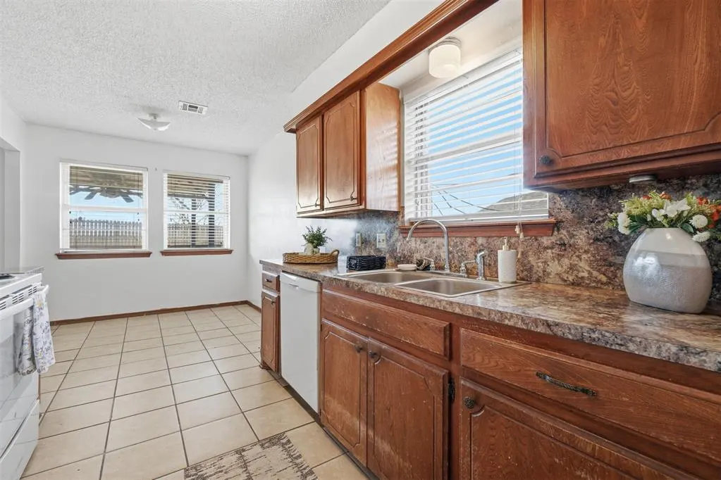 Photo 13 — 6310 SW Park Place, Lawton, OK 73505