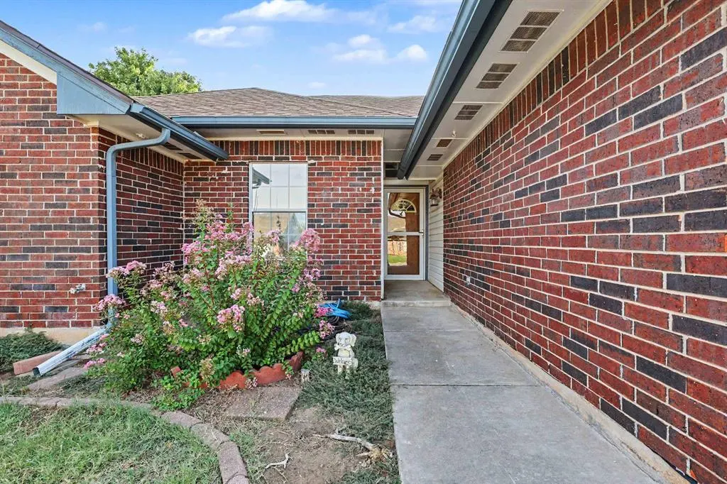 Photo 3 — 1808 Butterfield Trail, Choctaw, OK 73020