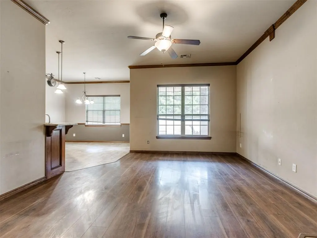 Photo 4 — 641 SW 28th Street, Moore, OK 73160