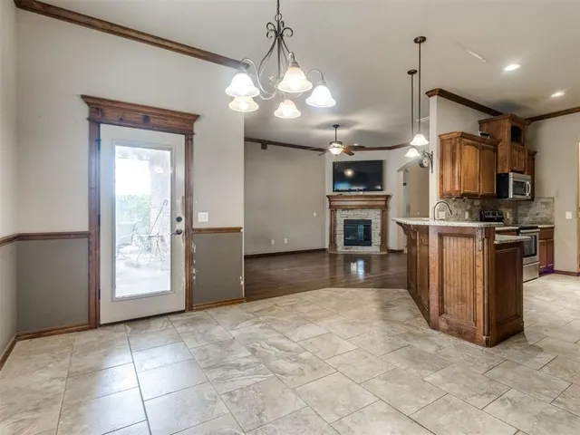 Photo 8 — 641 SW 28th Street, Moore, OK 73160