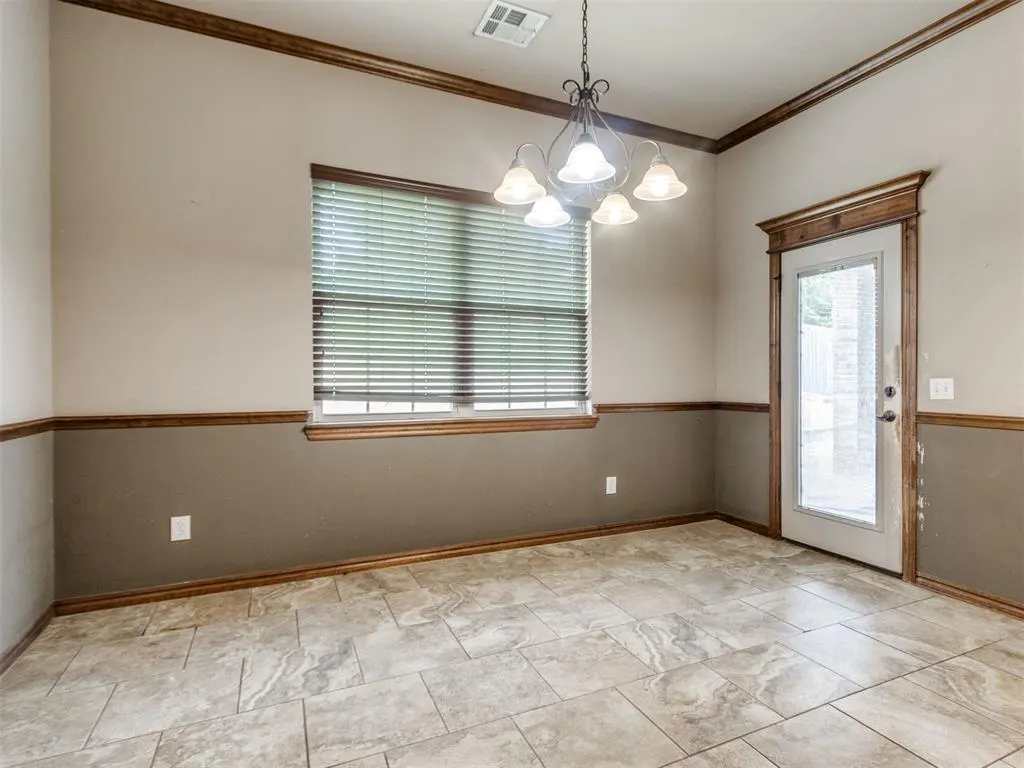 Photo 9 — 641 SW 28th Street, Moore, OK 73160