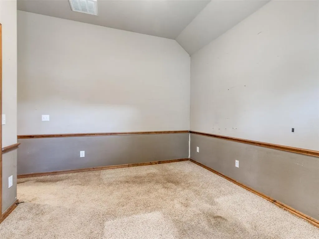 Photo 31 — 641 SW 28th Street, Moore, OK 73160