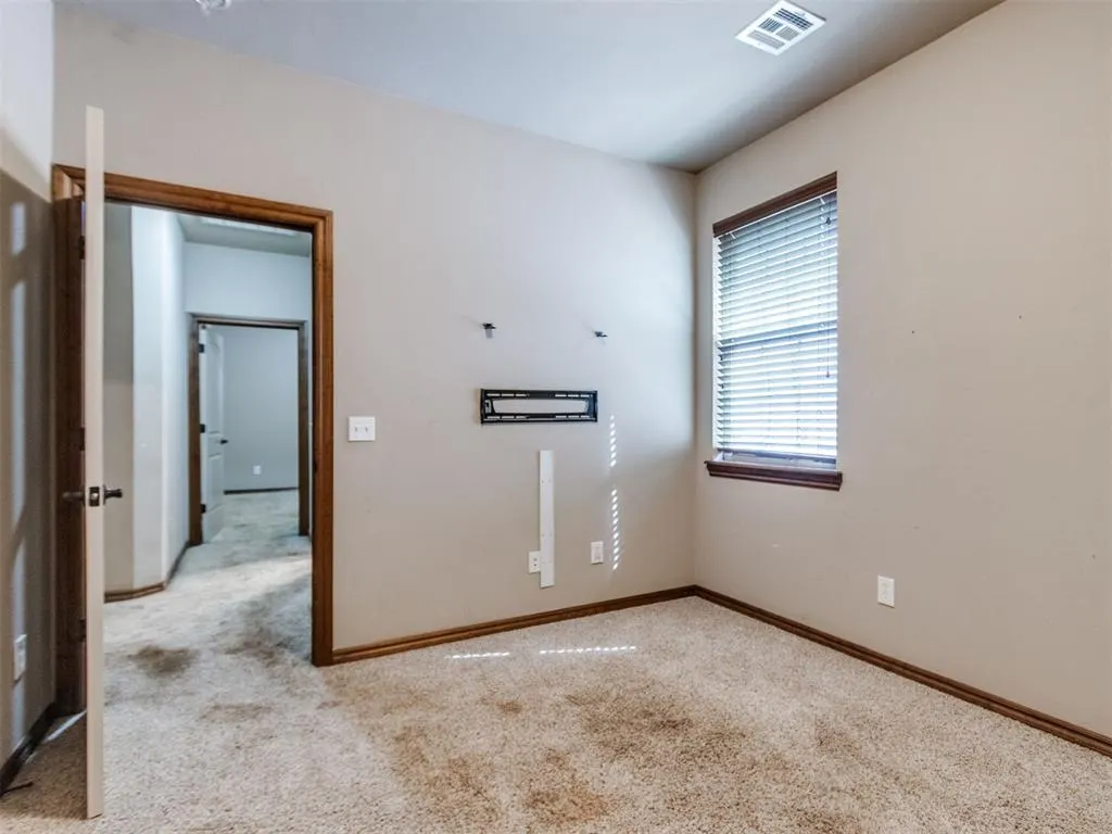 Photo 33 — 641 SW 28th Street, Moore, OK 73160
