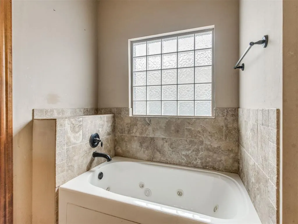 Photo 22 — 641 SW 28th Street, Moore, OK 73160
