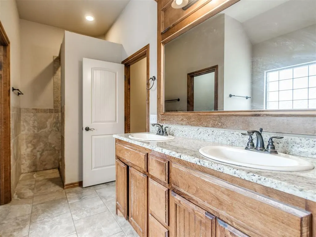Photo 23 — 641 SW 28th Street, Moore, OK 73160