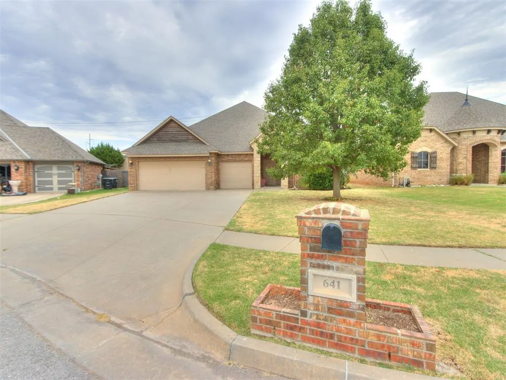 Photo 44 — 641 SW 28th Street, Moore, OK 73160