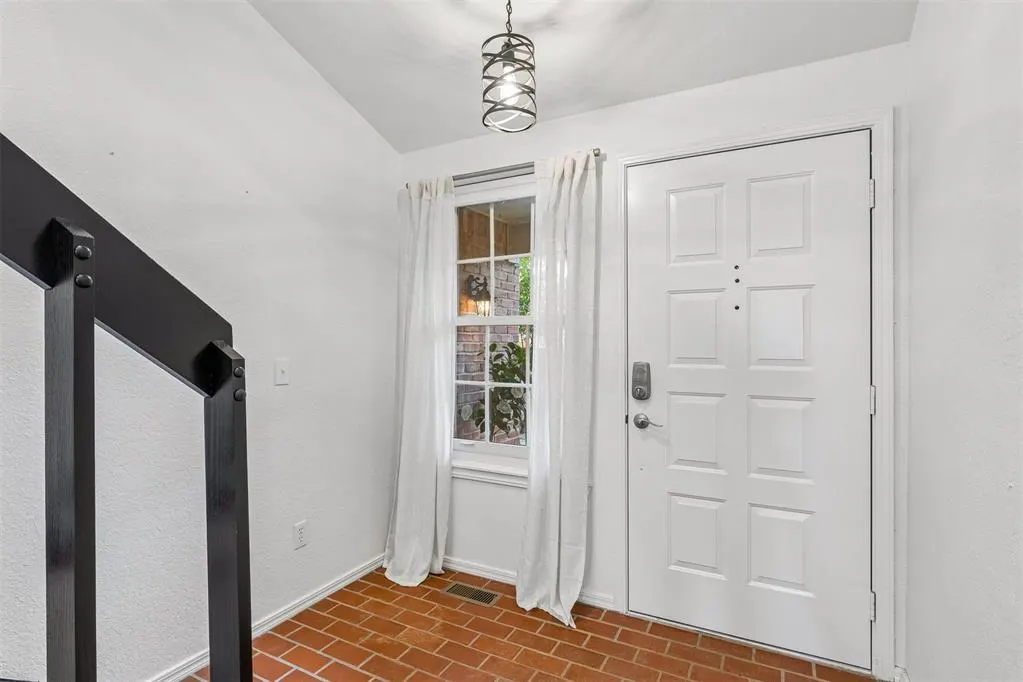 Photo 5 — 11819 Red Oak Way, Oklahoma City, OK 73162