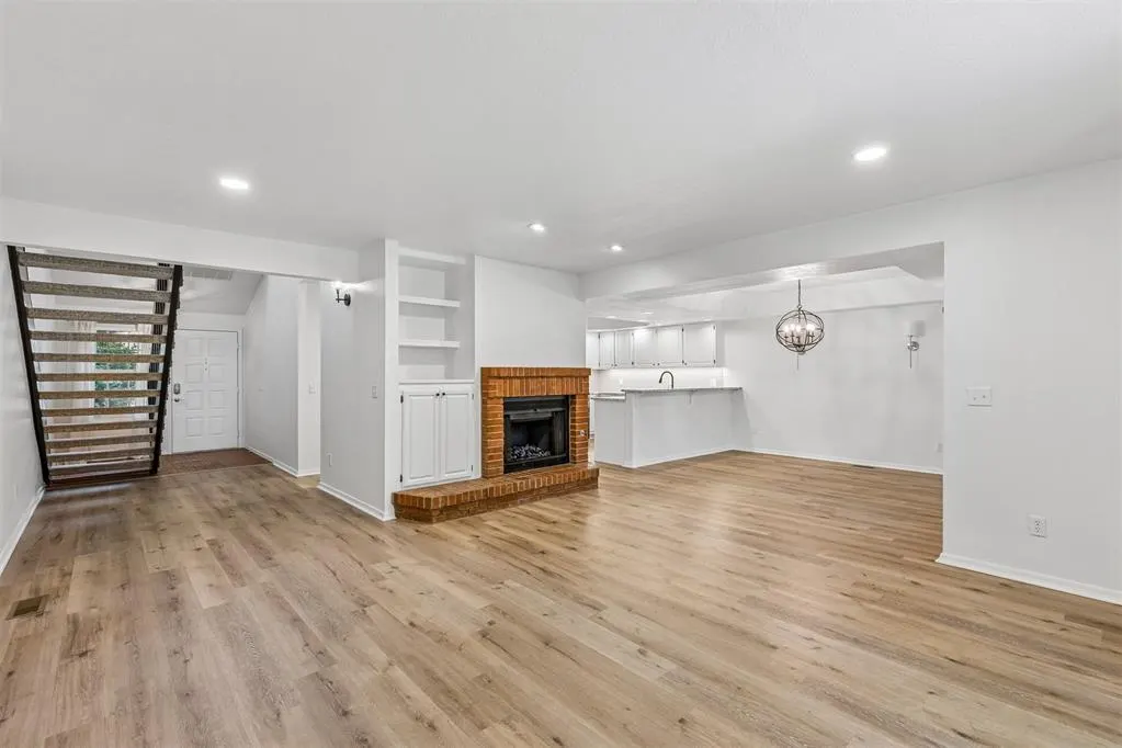 Photo 9 — 11819 Red Oak Way, Oklahoma City, OK 73162