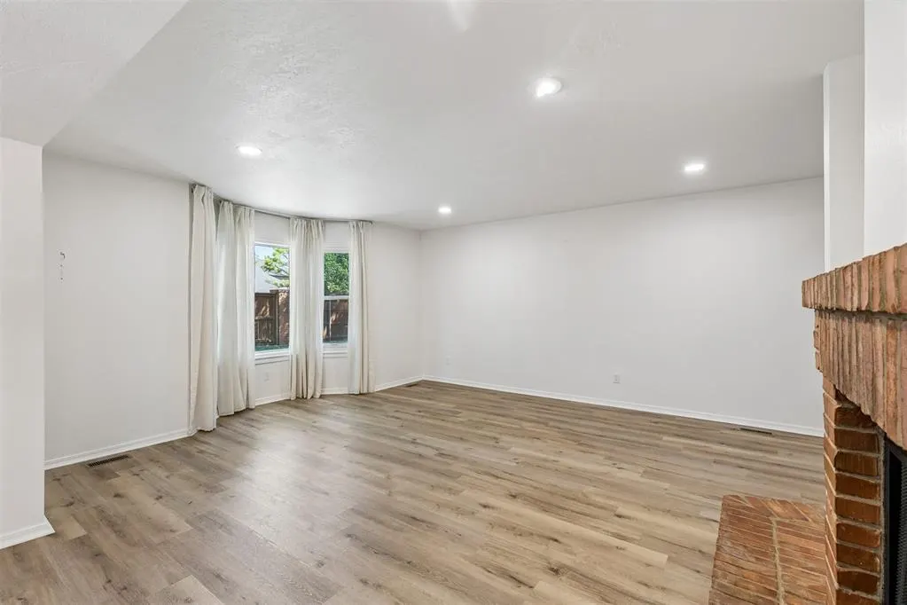Photo 11 — 11819 Red Oak Way, Oklahoma City, OK 73162