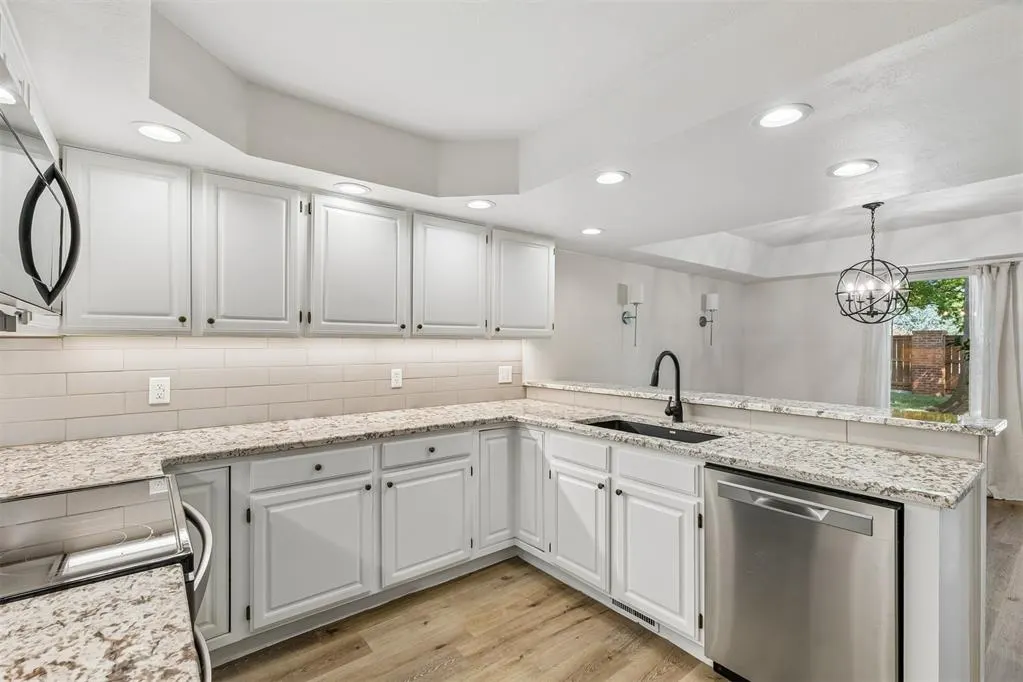 Photo 17 — 11819 Red Oak Way, Oklahoma City, OK 73162