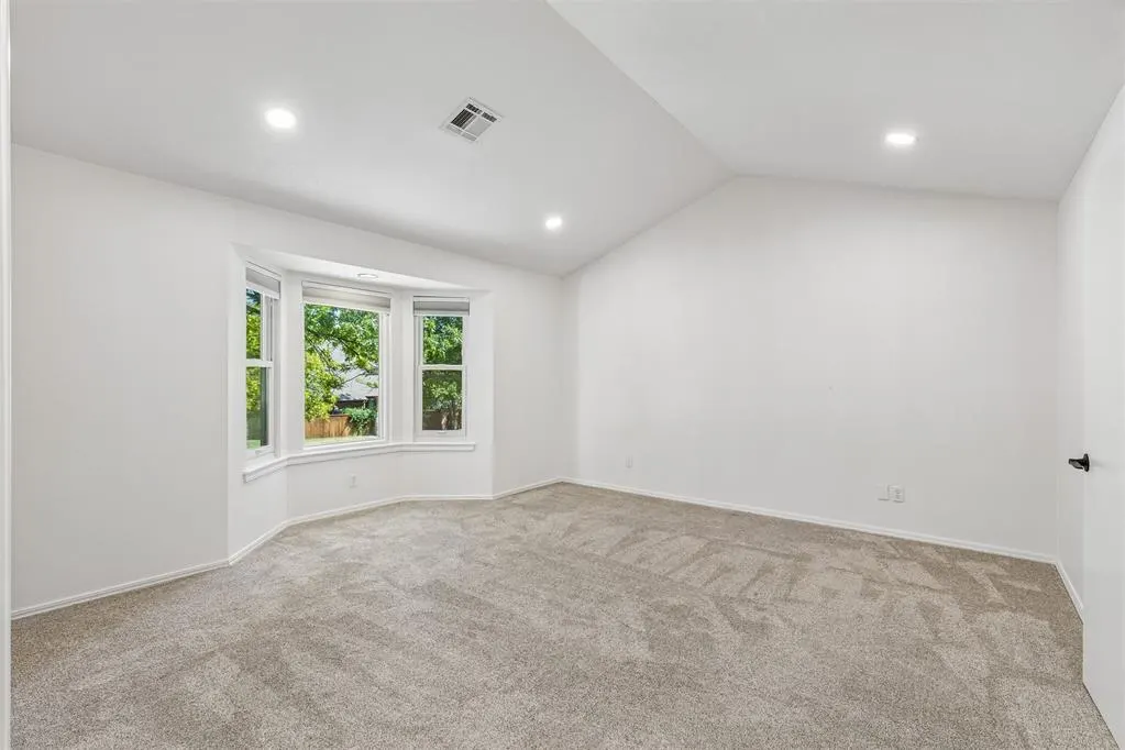 Photo 21 — 11819 Red Oak Way, Oklahoma City, OK 73162