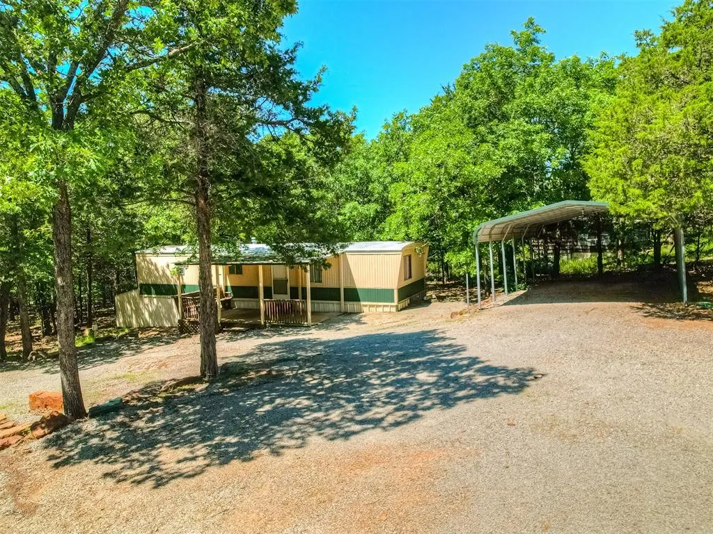 Front exterior — 332 Royal Lane, Canadian, OK 74425