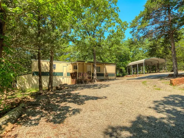 Photo 2 — 332 Royal Lane, Canadian, OK 74425