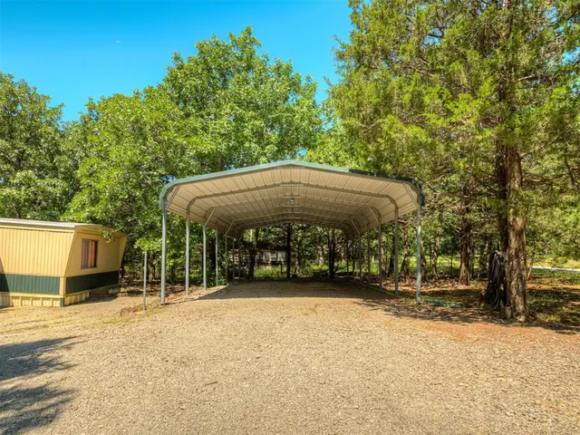 Photo 4 — 332 Royal Lane, Canadian, OK 74425